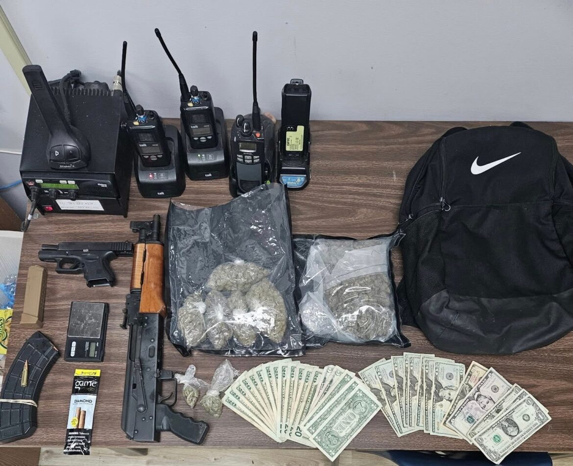 Two Arrested, Two Suspects Wanted on Drug Charges In Baldwin – KQKI News